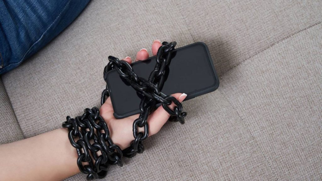 Pustaka Gaya Hidup 20240212 Smartphone addiction nomofobia (1)